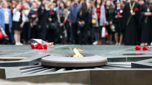 "Газпром" выставил счёт за Вечный огонь. Цена вопроса – часовая зарплата топ-менеджера