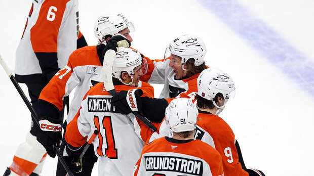 «Филадельфия» одержала победу над «Чикаго» в матче НХЛ, у Мичкова — ассист