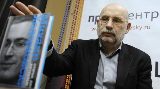 Степашин указал на невозможность возвращения Акунина* и Быкова** в Россию