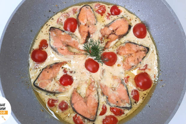 Фото к рецепту: Красная рыба в сырном соусе
