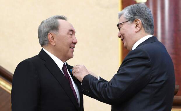 "С Назарбаевым ведут "яростные переговоры": Источник Guardian анонсировал передел в Казахстане