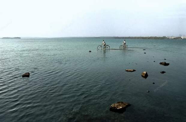 Пруд Верх-Исетский. Свердловск, 1986 год.