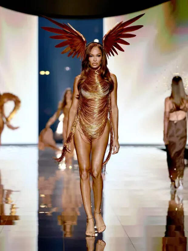 Джоан Смоллс