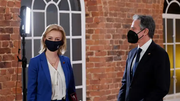 Глава МИД Великобритании Трасс обсудила с Блинкеном ситуацию вокруг Украины