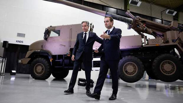Ле Пен раскритиковала заявления Макрона о возможности отправки войск на Украину