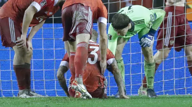 Газзаев: Кудряшов — игрок опытный, должен был присесть на поле после выноса мяча в аут