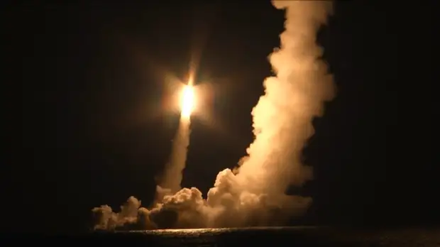 Подлодка «Владимир Мономах» выполнила пуск четырёх ракет «Булава»