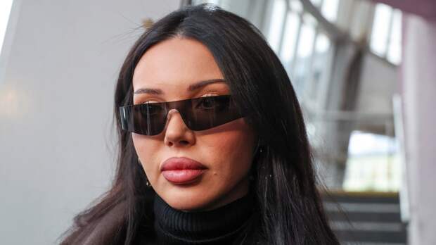 Оксана Самойлова вновь снялась в откровенном наряде и смутила фанатов