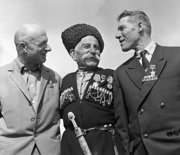 «Рыдал после распада СССР и умер в купе поезда»