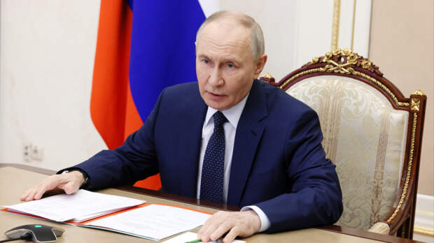 Путин подписал закон о домовых чатах на платформе MAX