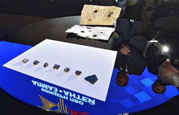 13 октября 2015 года российский концерн ПВО «Алмаз-Антей» завершил расследование катастрофы Boeing 777. По словам представителей концерна, было проведено два полномасштабных натурных эксперимента, и они позволяют утверждать: самолет был сбит со стороны населенного пункта Зарощенское — территории, которая контролировалась ВС Украины, а использованная для этого ракета 9М38 снята с вооружения армии РФ в 2011 году 