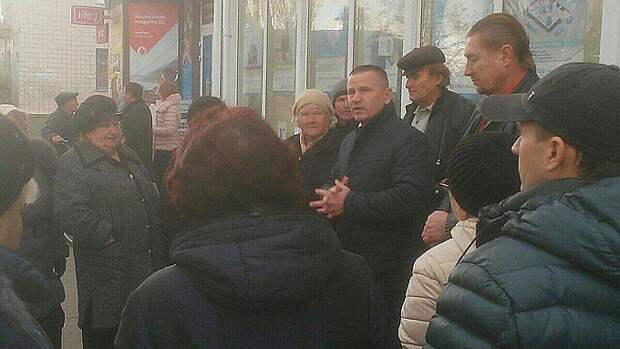 Участники митинга на Украине обратились к российским властям с просьбой о помощи