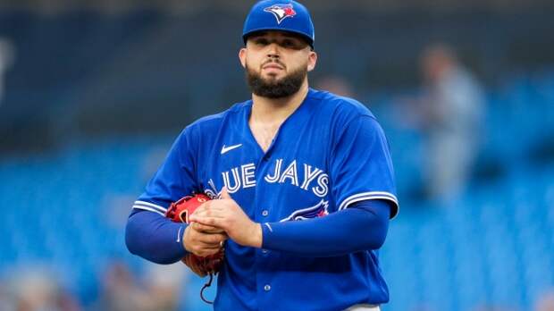 Alex Manoah prepares to pitch for the Toronto Blue Jays.