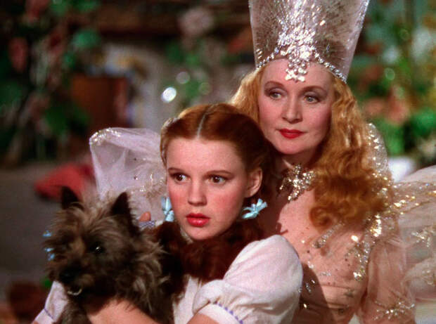 Каждая девочка мечтает быть принцессой. У кого-то этот период заканчивается быстро, а кто-то остается в нем навсегда.