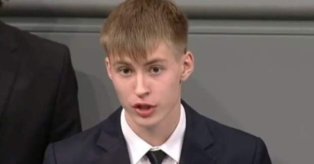 В Кремле прокомментировали выступление гимназиста из Нового Уренгоя в бундестаге