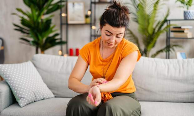 Можно ли отрывать корочку на ране или мочить ее — отвечает травматолог Шелепов