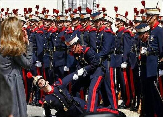 Легко ли служить в Почётном карауле?