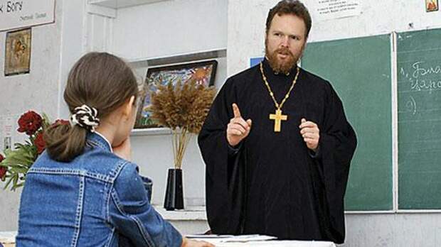 Группа родителей пожаловалась в Генпрокуратуру на уроки православия в школах Москвы