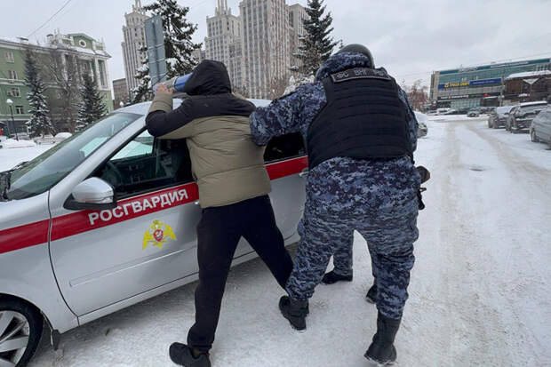 Житель Новосибирска не смог за три минуты вскрыть банкомат ВТБ