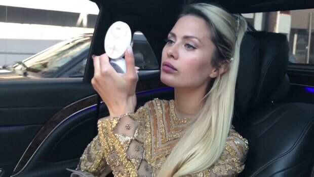 Боня, назвавшая "нищебродами" получателей МРОТ, сама получила МРОТ