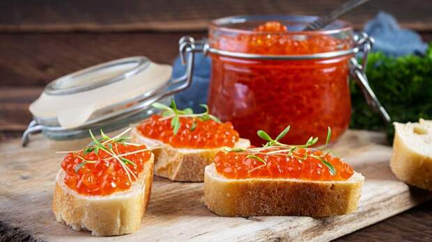 Во сколько обойдется бутерброд с красной икрой к новогоднему столу?