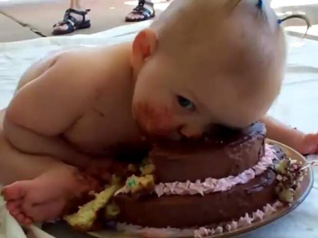 Картинки по запросу First Birthday Cake - Funny Baby