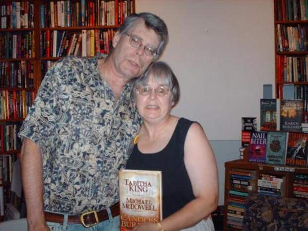 Писатель Стивен Кинг и писатель Табита Кинг. / Фото: www.lichnosti.net 