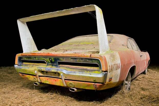 Dodge Daytona простоявший в сарае несколько десятилетий продадут с аукциона Dodge Daytona простоявший в сарае несколько десятилетий продадут с аукциона Charger, daytona, dodge, мускул-кар, находка