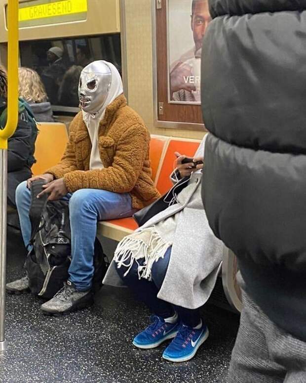 Какие масочки встречаются на пассажирах метро Какие масочки встречаются на пассажирах метро