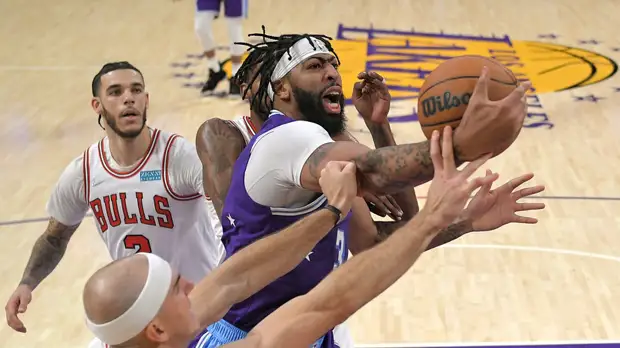 «Чикаго» разгромил «Лейкерс» в матче НБА