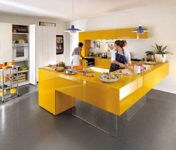 Отменное оформление кухни в ярко-желтом цвете, что подарит солнечное и самое лучшее настроение.