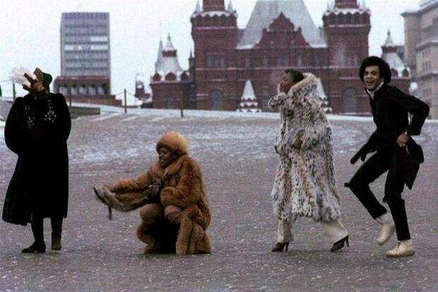 На фото: Boney-M на Красной площади в Москве.