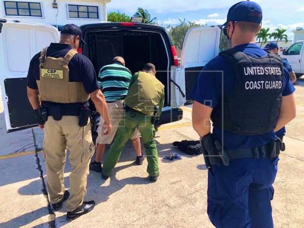 INMIGRACIÓN - EE.UU. intercepta a 29 inmigrantes cubanos en los Cayos de Florida