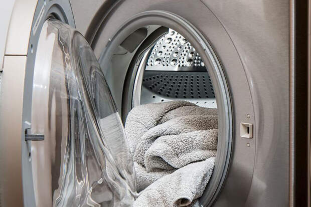 Профессор Юрасов: при скачках напряжения уязвимы холодильники и стиральные машины