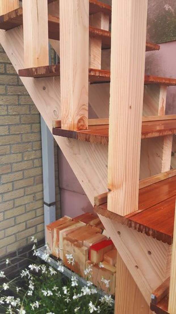 Наружная деревянная лестница своими руками