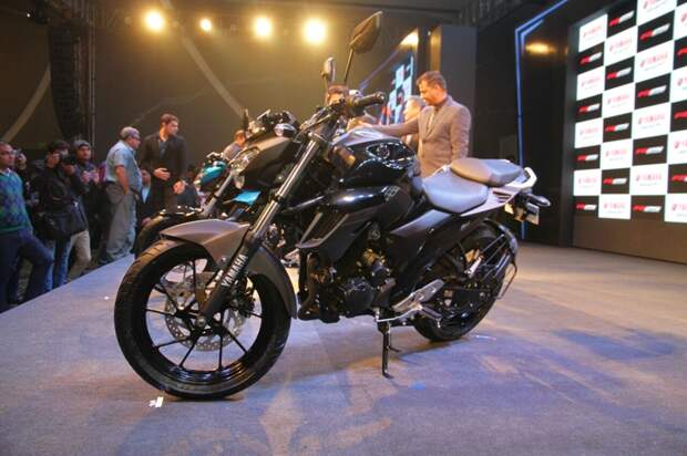 Новый мотоцикл Yamaha FZ25 2017
