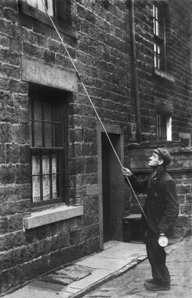 knocker-uppers-2.jpg knocker-uppers-2.jpg