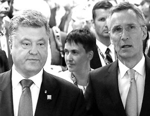 Петер Порошенко взял с собой в Варшаву Надежду Савченко, но их присутствие на саммите было слабо ощутимо