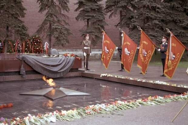 Караул у Могилы Неизвестного Солдата у Кремлевской стены, 1984 год.