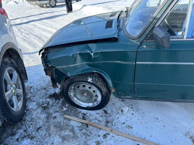 В Магнитогорске 15-летний мальчик на мамином ВАЗе влетел в иномарку