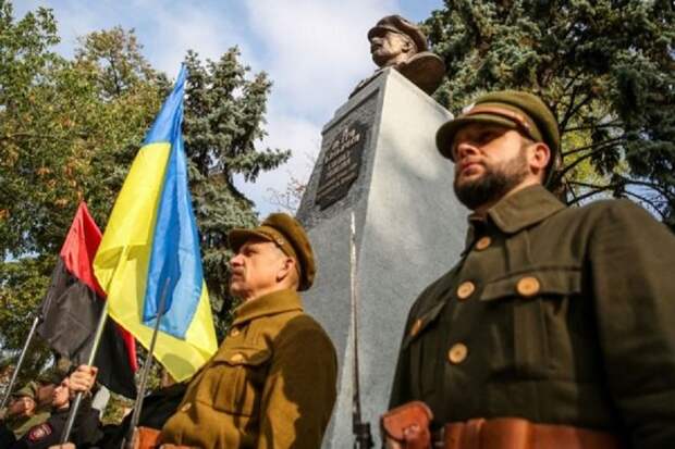 Памятник полковнику УНР, которого расстреляли свои же, открыт в Киеве