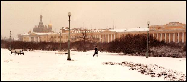 Вид на собор Спаса-на-Крови. СССР, Ленинград, 1985 год.