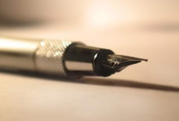 Американский изобретатель Джордж Паркер запатентовал свою первую письменную ручку