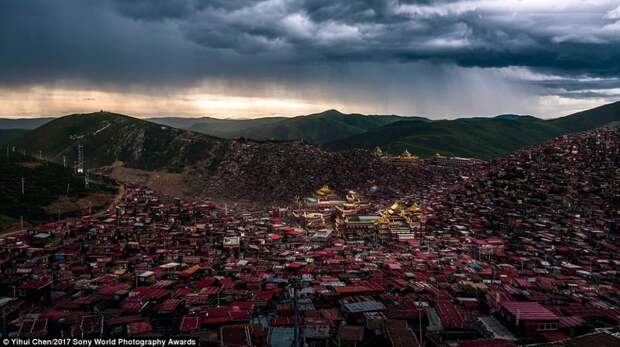 Буддийская академия Ларунг Гар в китайской провинции Сычуань Sony World Photography, Sony World Photography Awards 2017, фотоконкурс