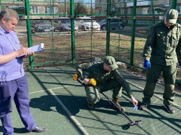 Охрана площадок. Хулиганство на детских площадках Балаково. Охрана детских лагерей.