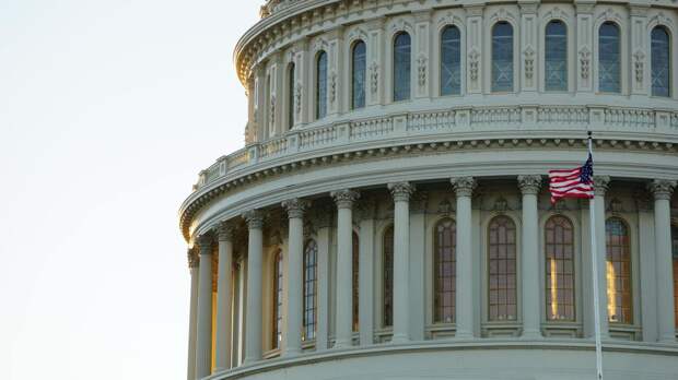 Сенат США одобрил проект о финпомощи Киеву