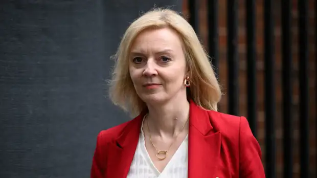 Глава МИД Британии Трасс призвала Россию к деэскалации ситуации на границе с Украиной