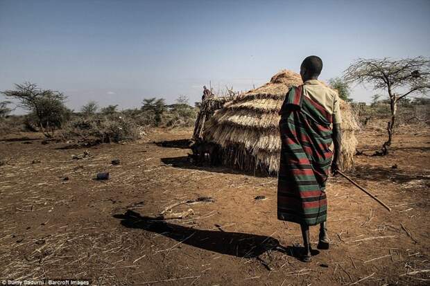 Это африканское племя погибает от засухи африка, дикое племя, странные традиции