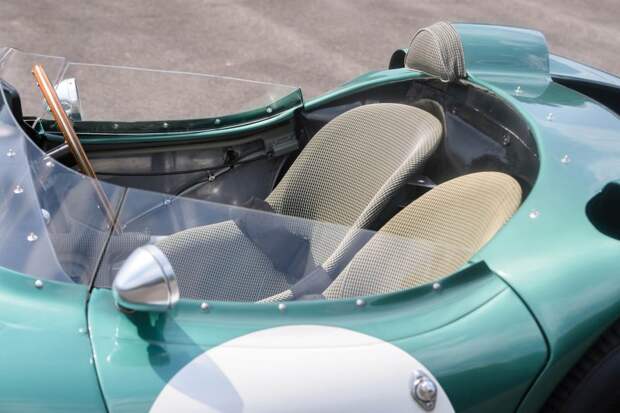 Aston Martin DBR1 1956 - вероятно самый дорогой автомобиль Британии RM Sotheby's, aston martin, авто, аукцион, гоночный автомобиль, олдтаймер, ретро авто, спорткар
