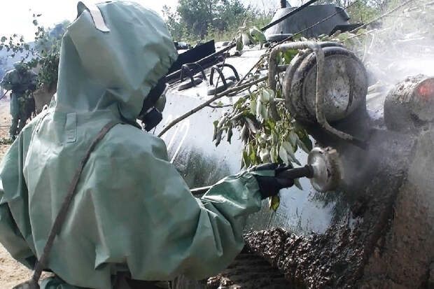 На Сахалине с личным составом подразделений армейского корпуса ВВО проведена тренировка по РХБ защите